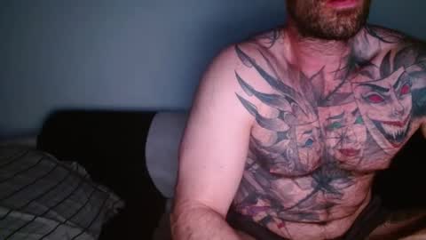 Snapshot of slayerdime85 chatting on March 7, 6:02 am slayerdime85 online show from March 7, 6:02 am