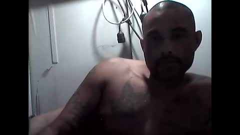 slickstre online show from April 15, 3:50 am