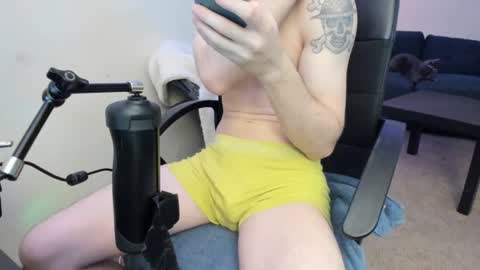 Slimguerrilla online show from December 10, 5:39 am