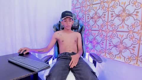 SlimLatino  online show from April 6, 12:50 pm