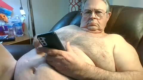 Snapshot of slippery_duck chatting on February 8, 1:11 pm slippery_duck online show from February 8, 1:11 pm
