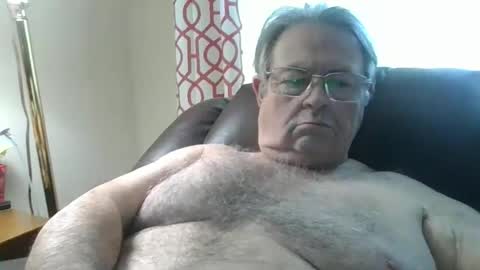 Snapshot of slippery_duck chatting on March 8, 1:44 pm slippery_duck online show from March 8, 1:44 pm