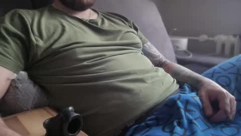 Snapshot of slovakman69 chatting on October 21, 1:25 pm just chillin online show from October 21, 1:25 pm