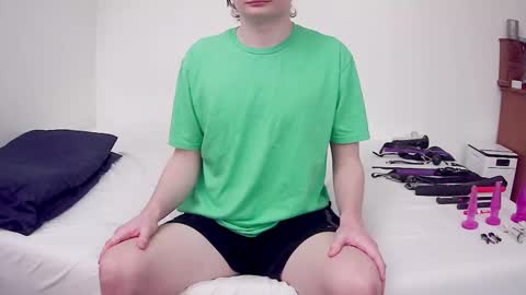 Little Slut online show from October 6, 4:55 pm