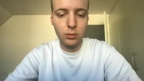 sluttystudent22 online show from April 9, 7:58 am