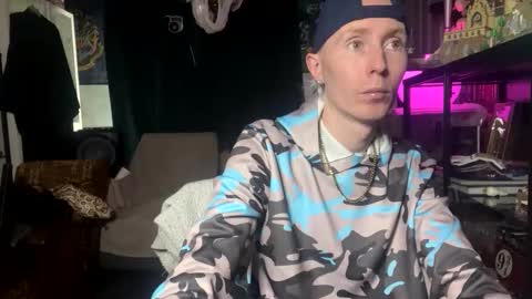 slytherinboy_01 online show from December 5, 11:39 am