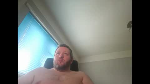 Snapshot of smallone19832 chatting on February 9, 9:58 am smallone19832 online show from February 9, 9:58 am