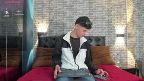 Smith online show from April 6, 7:25 pm