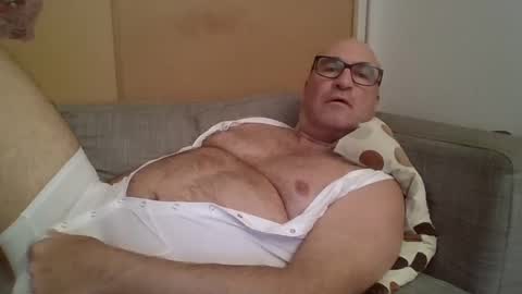 sneakerboy18 online show from January 18, 3:38 pm