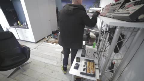 sneaky1985 online show from February 21, 10:27 am