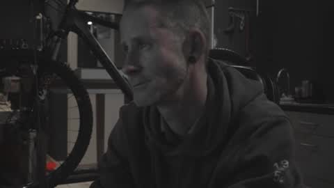 sneaky1985 online show from February 28, 7:35 pm