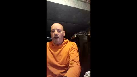 watchmecum online show from April 27, 5:09 pm