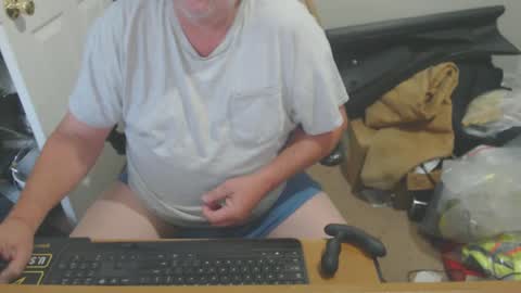 Snapshot of snwplwdrvr chatting on September 15, 8:21 pm snwplwdrvr online show from September 15, 8:21 pm