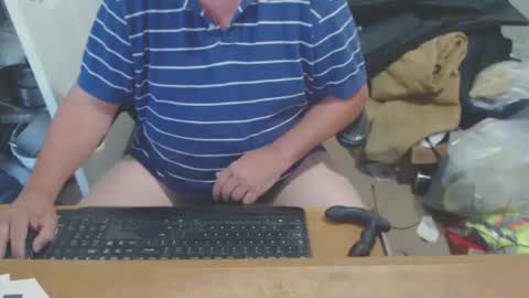Snapshot of snwplwdrvr chatting on September 8, 6:29 pm snwplwdrvr online show from September 8, 6:29 pm