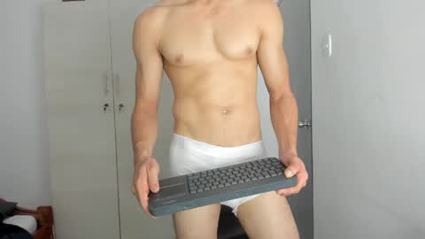 sola_enzo online show from May 21, 8:13 pm