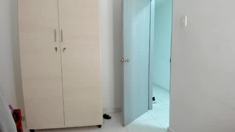 sola_enzo online show from June 2, 5:41 am