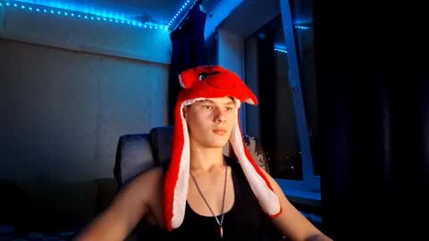 Max online show from December 3, 10:16 pm