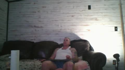 Snapshot of solodolo2020 chatting on December 15, 5:02 am I love watching beautiful women play with themselves online show from December 15, 5:02 am