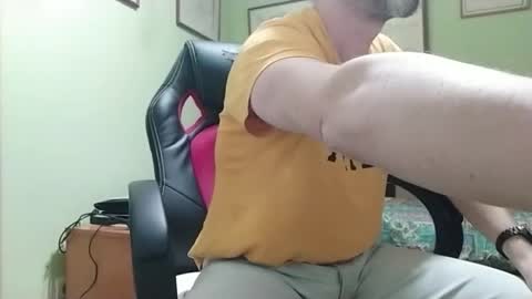 Manu  online show from December 14, 5:31 pm