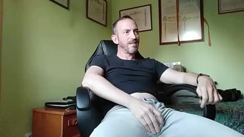 Manu  online show from October 26, 4:31 pm