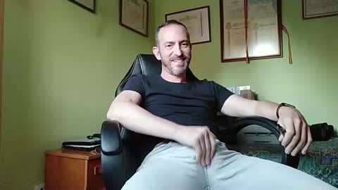 Manu  online show from November 6, 6:22 pm