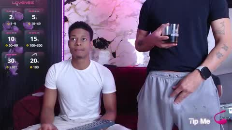    online show from November 12, 8:25 pm