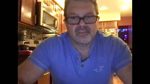 Snapshot of spike69old chatting on December 10, 11:31 pm spike69old online show from December 10, 11:31 pm