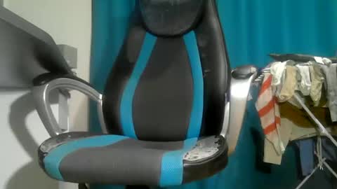 spotzi02 online show from January 1, 4:39 pm