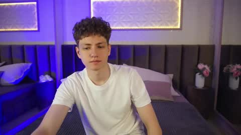 Esrefan online show from March 28, 8:09 pm