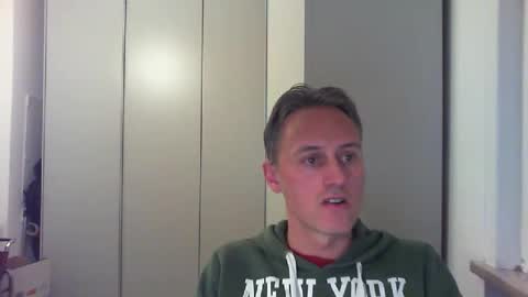 sten015 online show from November 17, 4:43 pm