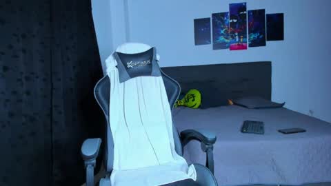 steve_coltt online show from April 1, 2:46 am