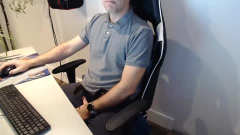 Snapshot of steve_oo8 chatting on December 11, 12:49 pm steve_oo8 online show from December 11, 12:49 pm