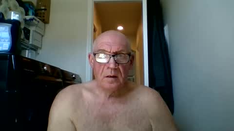 stevejons47 online show from April 13, 3:12 pm