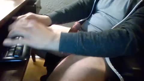 stevekcpt22 online show from December 9, 11:30 pm