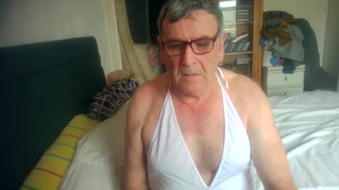 slave for computer control online show from March 29, 10:04 am