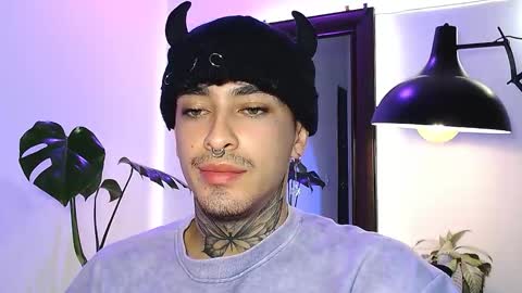 Daniel Steven Navarro online show from March 24, 3:44 am