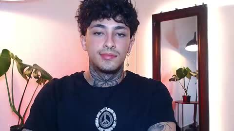 Daniel Steven Navarro online show from March 22, 2:05 am