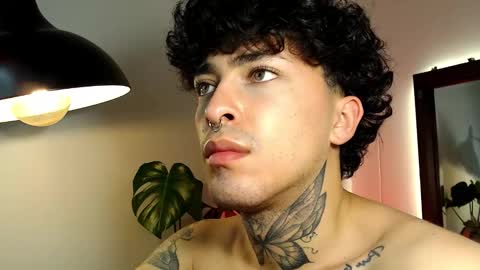 Daniel Steven Navarro online show from March 16, 5:44 am