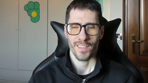 Snapshot of stevex870 chatting on March 4, 3:15 pm Steve online show from March 4, 3:15 pm