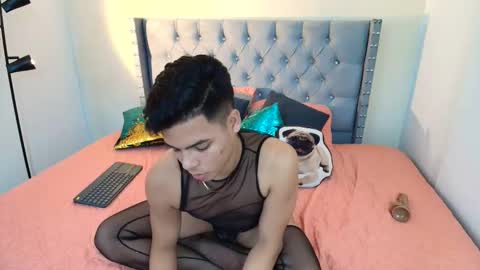 Snapshot of stewart_mateo_ chatting on October 1, 12:47 am stewart online show from October 1, 12:47 am