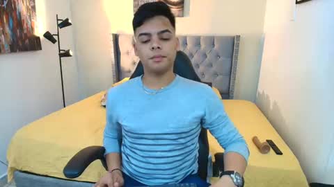 Snapshot of stewart_mateo_ chatting on September 24, 2:44 am stewart online show from September 24, 2:44 am