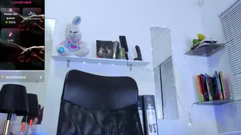 Manuel online show from May 19, 9:43 pm