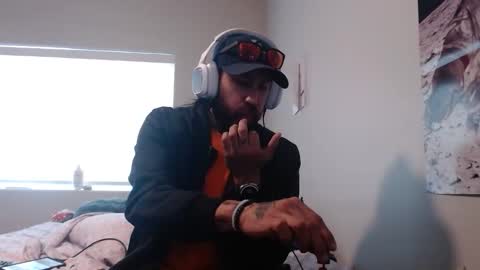 stiffcock4269 online show from April 14, 8:52 pm