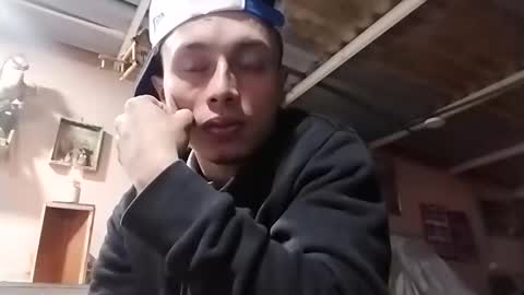 stiven_1207 online show from May 8, 12:44 am