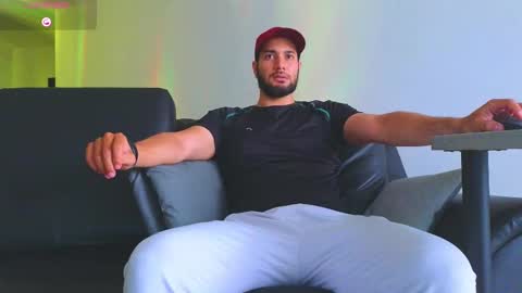 Stiven Montiel online show from September 20, 11:32 am