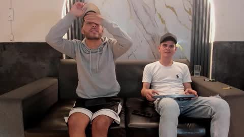 friends online show from March 6, 6:32 am