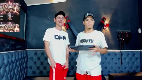 friends online show from November 30, 5:09 am