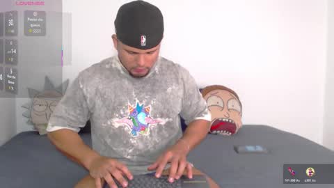 Stone Lee  online show from December 22, 6:54 am