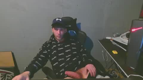 Snapshot of stonedpanda77 chatting on December 28, 6:39 am stonedpanda77 online show from December 28, 6:39 am