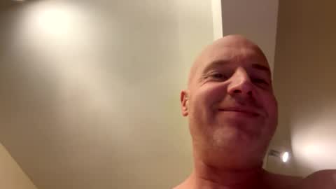 Stoodley22 online show from January 18, 8:00 pm